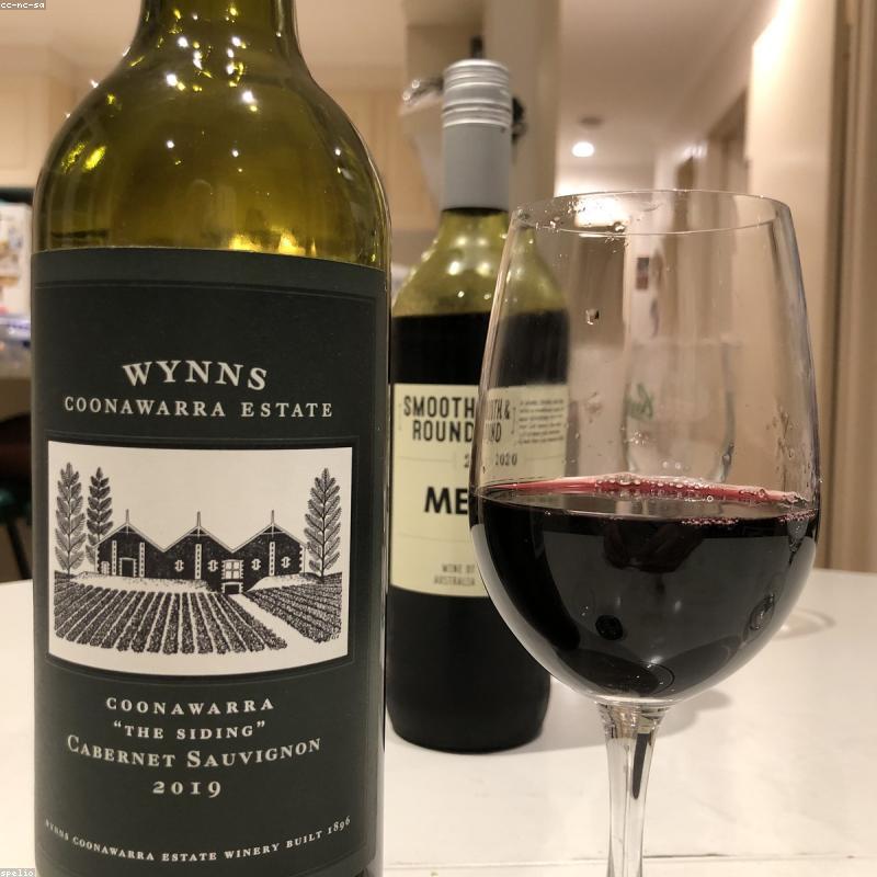 Vino tinto reserva ensamblaje
